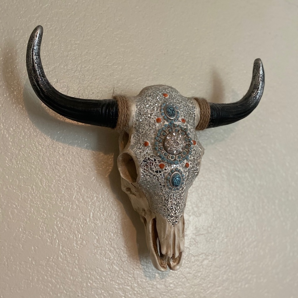 Western chic decor skull